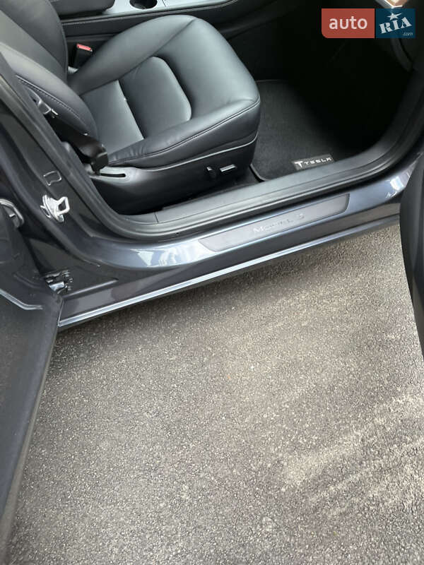 Седан Tesla Model 3 2022 в Дніпрі