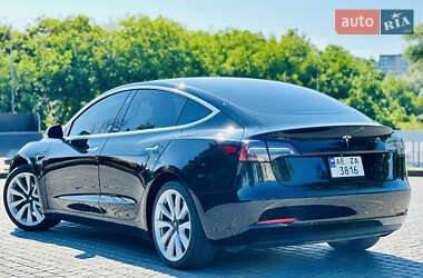 Седан Tesla Model 3 2020 в 