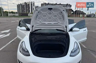 Седан Tesla Model 3 2021 в 