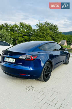 Седан Tesla Model 3 2021 в 