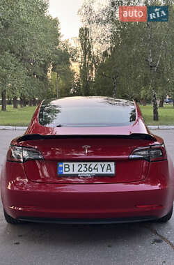 Седан Tesla Model 3 2018 в Кременчуці
