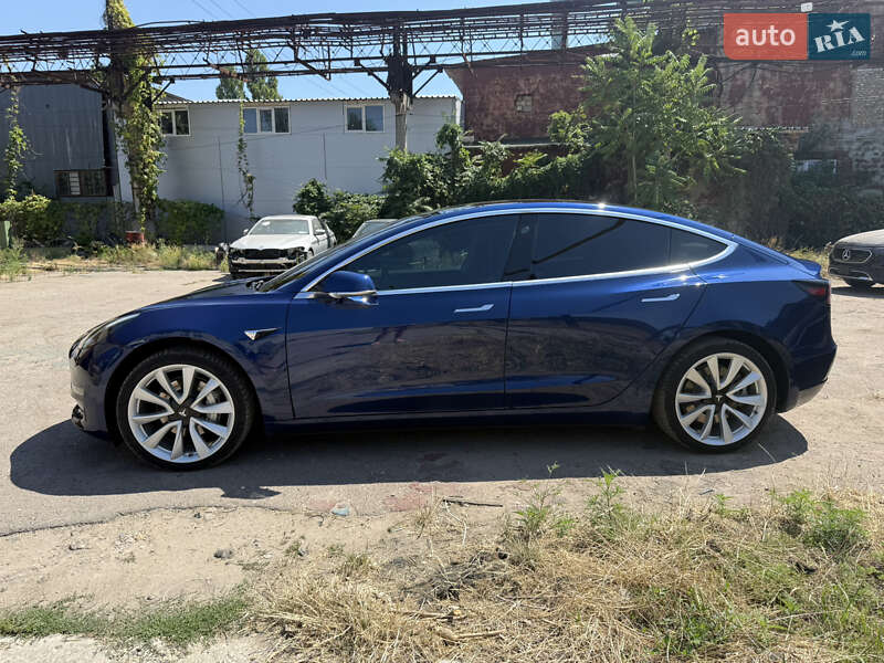 Седан Tesla Model 3 2018 в Одесі