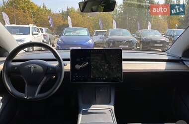 Седан Tesla Model 3 2021 в 