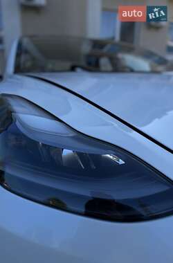 Седан Tesla Model 3 2021 в 