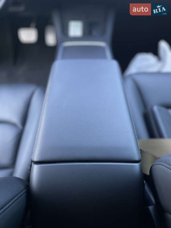 Седан Tesla Model 3 2021 в Ужгороде