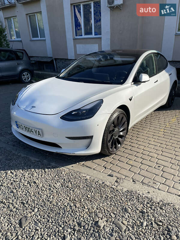 Седан Tesla Model 3 2021 в Ужгороде