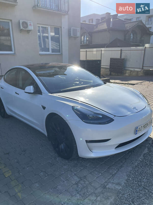 Седан Tesla Model 3 2021 в Ужгороде