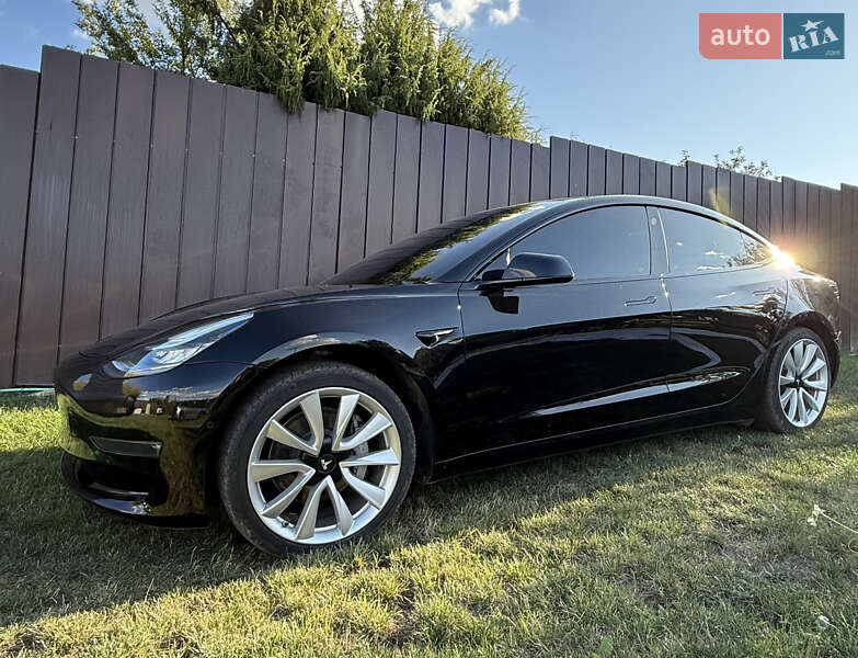 Tesla Model 3 2020
