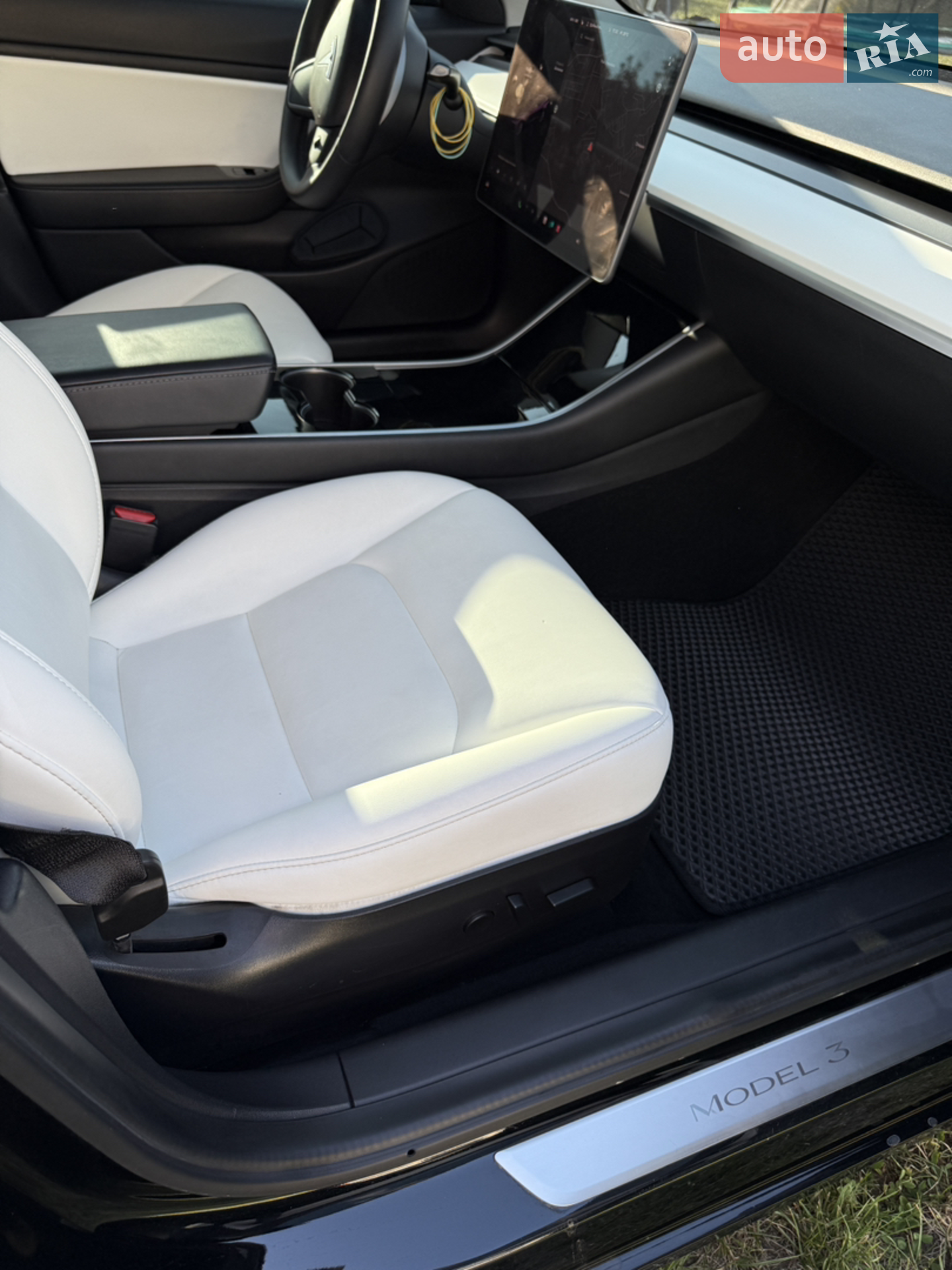 2020 Tesla Model 3 - мініатюра 8