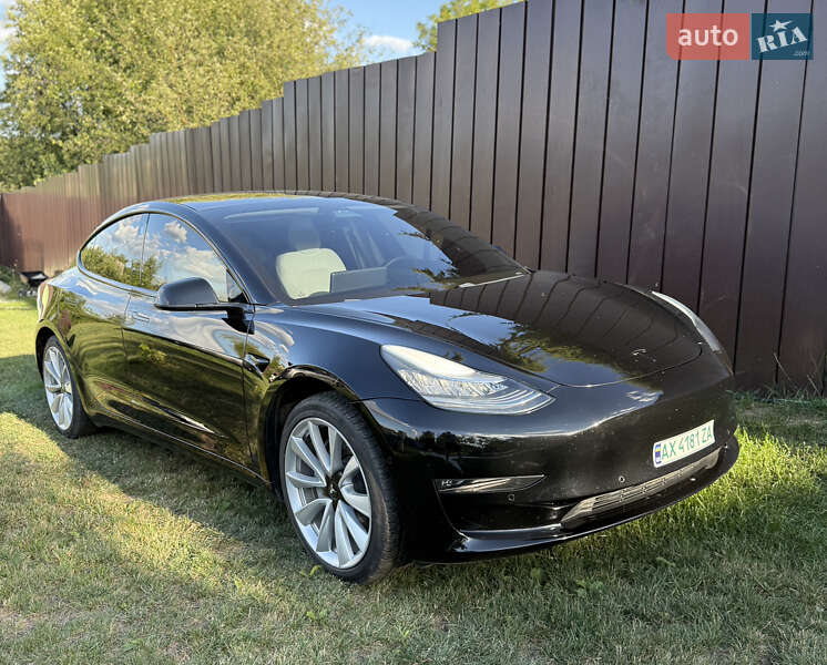 Седан Tesla Model 3 2020 в Харкові