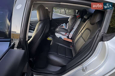 Седан Tesla Model 3 2018 в 