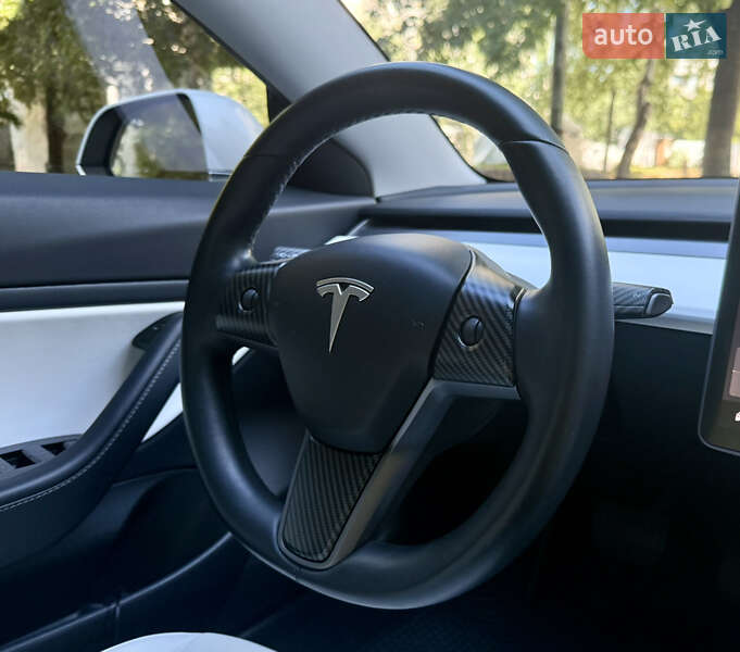 Седан Tesla Model 3 2019 в Білій Церкві