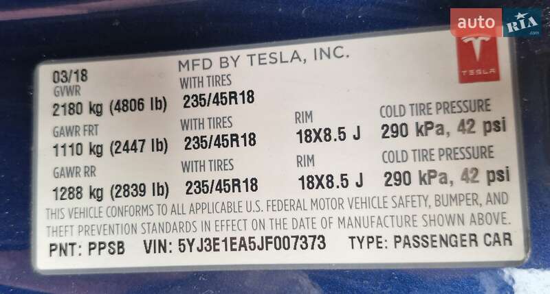 Седан Tesla Model 3 2018 в Києві