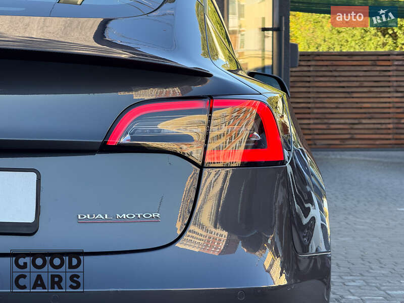 Седан Tesla Model 3 2022 в Одессе
