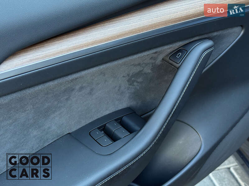 Седан Tesla Model 3 2022 в Одессе