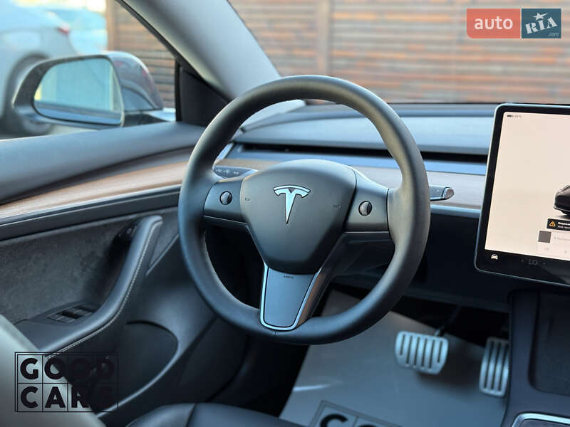 Седан Tesla Model 3 2022 в Одессе