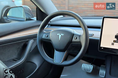 Седан Tesla Model 3 2022 в 
