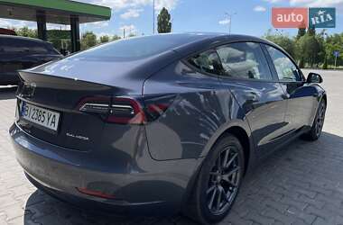 Седан Tesla Model 3 2022 в 