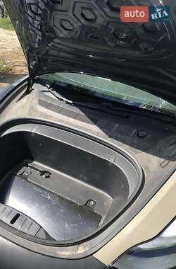 Седан Tesla Model 3 2018 в 