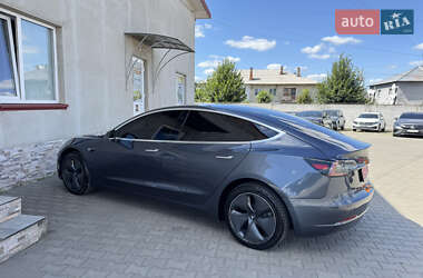 Седан Tesla Model 3 2019 в 