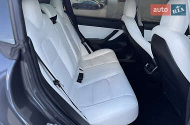Седан Tesla Model 3 2019 в 