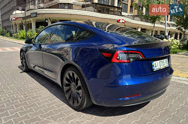 Седан Tesla Model 3 2021 в 