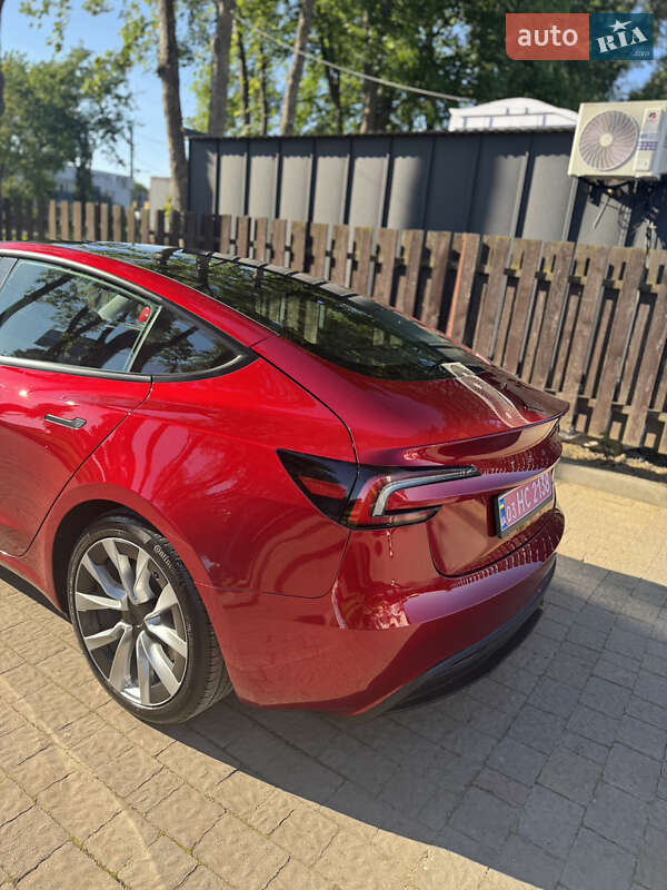 Седан Tesla Model 3 2024 в Стрые