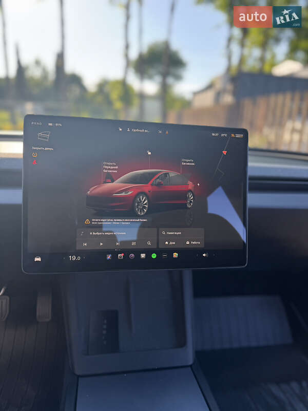 Седан Tesla Model 3 2024 в Стрые