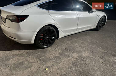 Седан Tesla Model 3 2018 в 