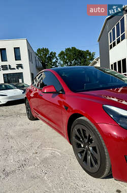 Седан Tesla Model 3 2021 в 