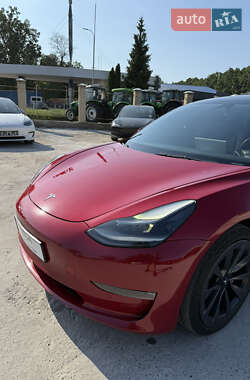 Седан Tesla Model 3 2021 в 