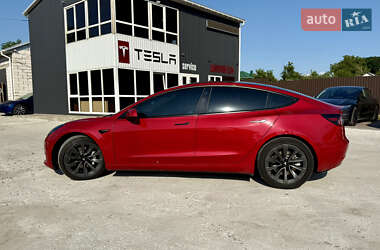 Седан Tesla Model 3 2021 в 