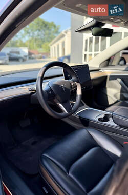Седан Tesla Model 3 2021 в 