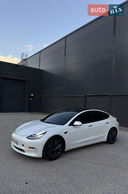 Седан Tesla Model 3 2019 в 