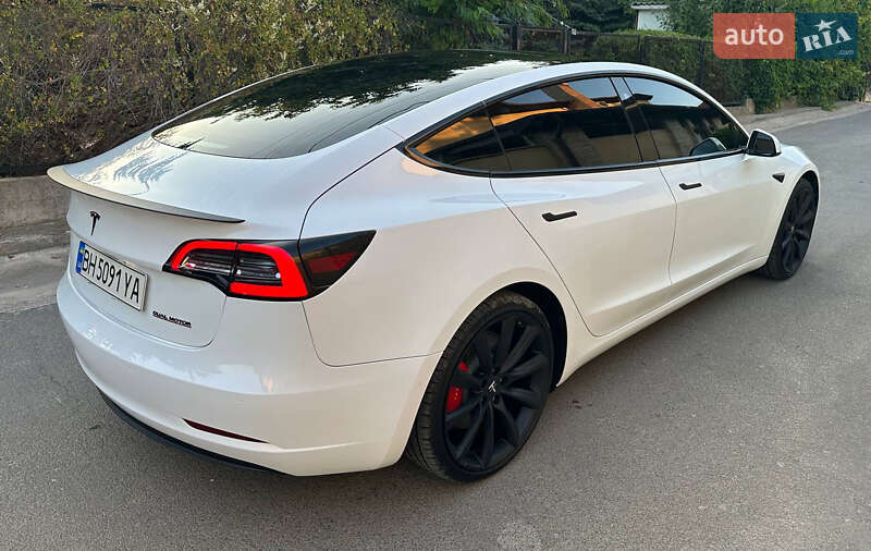 Седан Tesla Model 3 2019 в Чорноморську