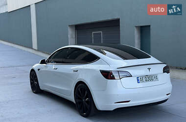Седан Tesla Model 3 2019 в 
