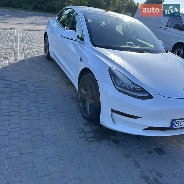 Седан Tesla Model 3 2020 в Фастові
