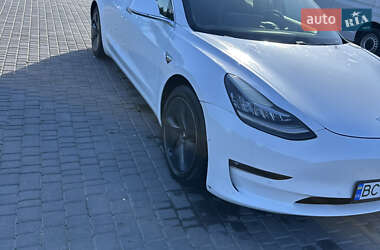 Седан Tesla Model 3 2020 в 