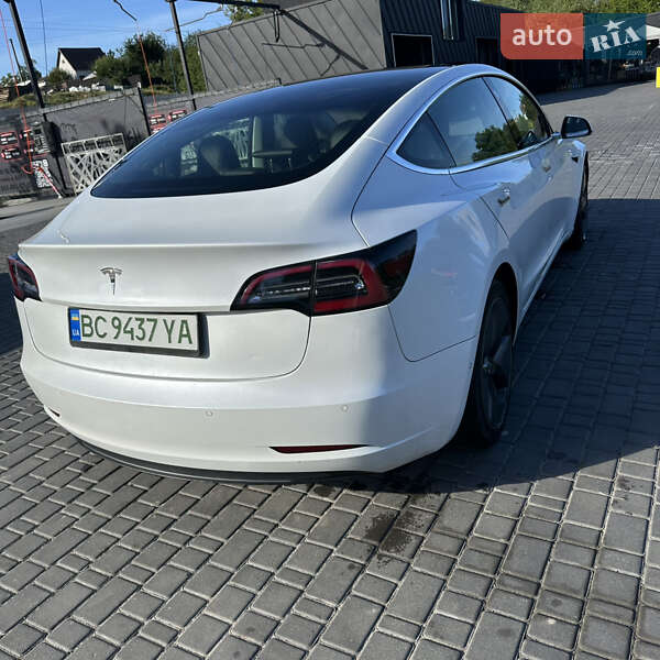 Седан Tesla Model 3 2020 в Фастове
