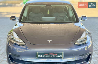 Седан Tesla Model 3 2020 в 