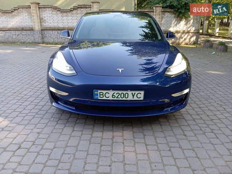 Седан Tesla Model 3 2018 в 