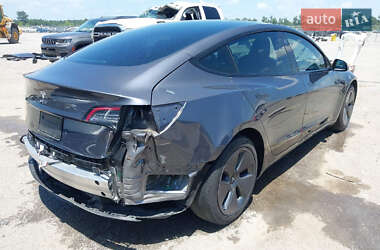 Седан Tesla Model 3 2021 в 