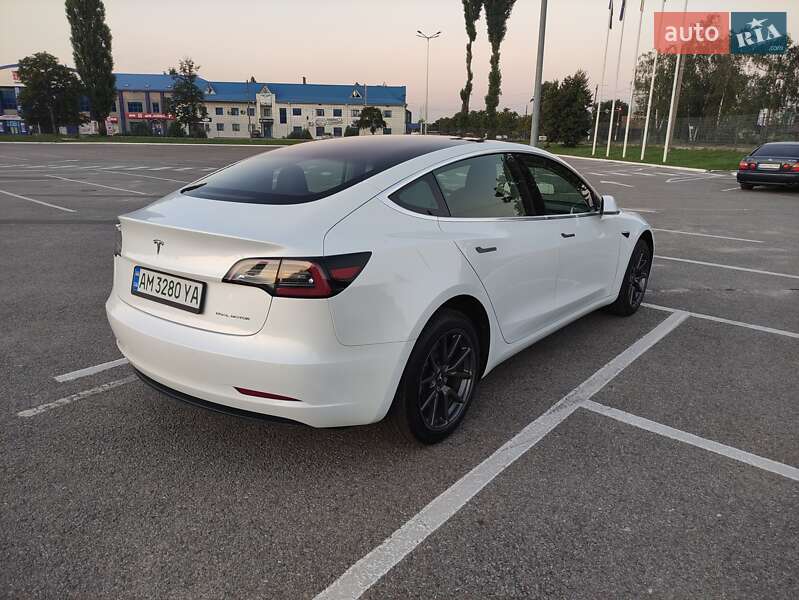 Седан Tesla Model 3 2019 в Житомире