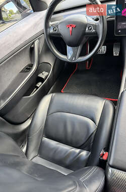 Седан Tesla Model 3 2017 в 