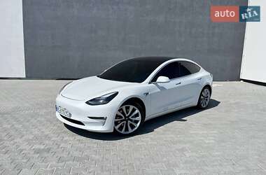 Седан Tesla Model 3 2019 в Львове