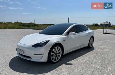 Седан Tesla Model 3 2019 в Львове