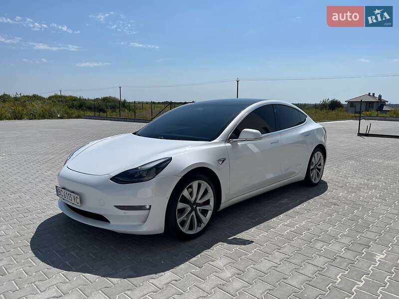Седан Tesla Model 3 2019 в Львове