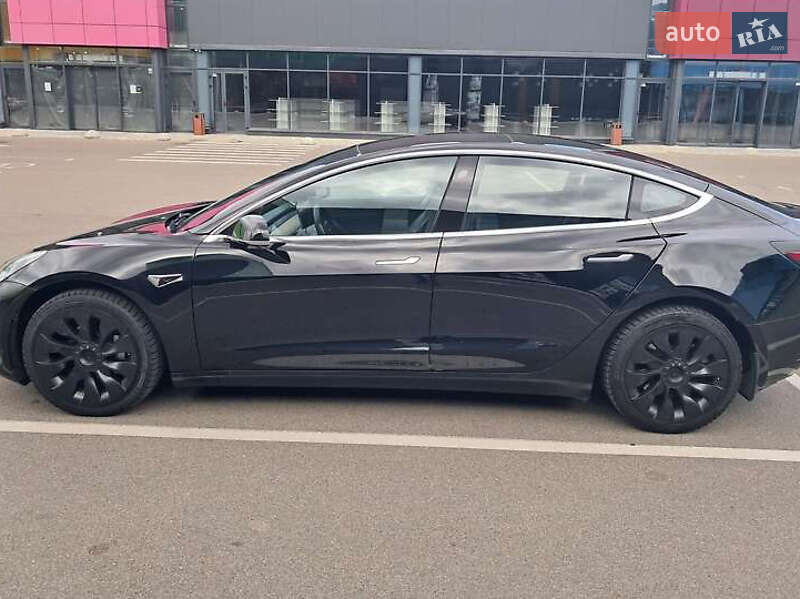 Седан Tesla Model 3 2018 в Львове