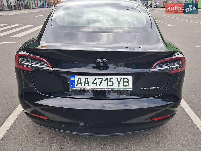 Седан Tesla Model 3 2018 в Львове