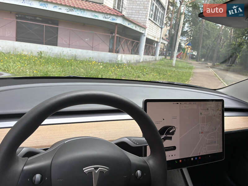Седан Tesla Model 3 2022 в Києві